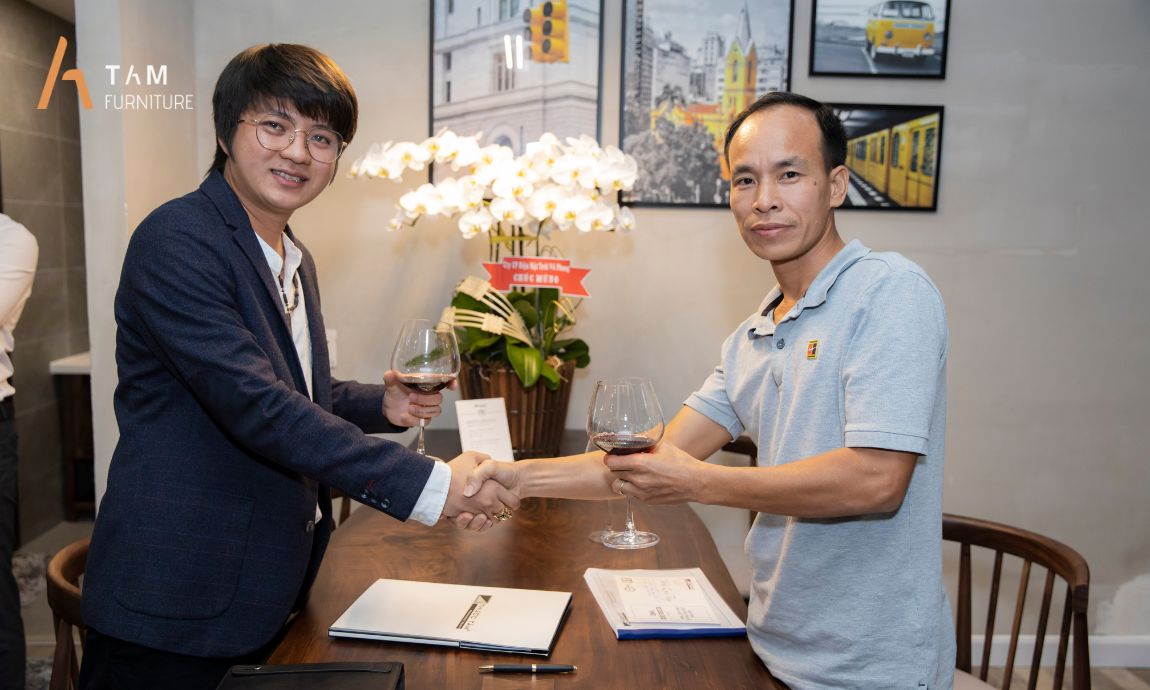 TAM Furniture hỗ trợ khách hàng