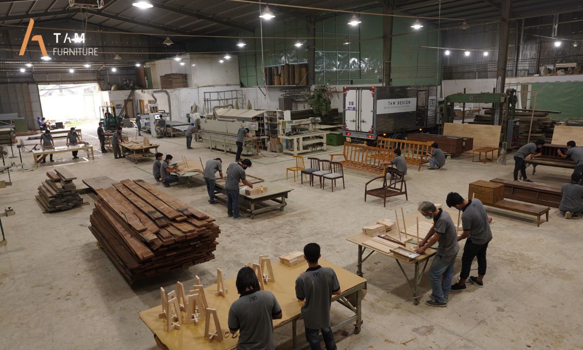 đội ngũ tam furniture chế tác sản phẩm thủ công