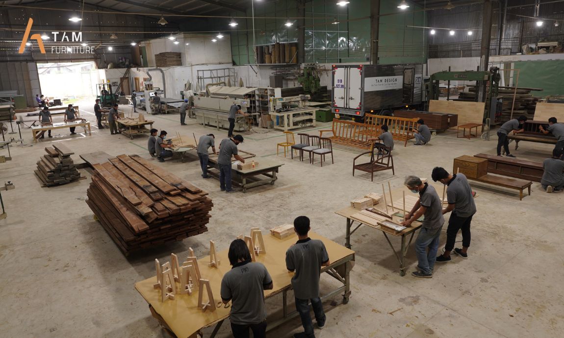 đội ngũ TAM Furniture sản xuất sản phẩm