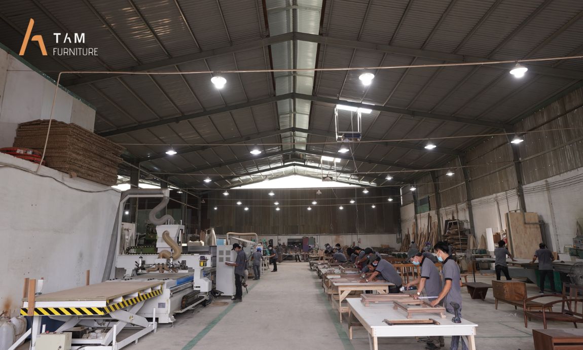 đội ngũ TAM Furniture đang làm việc cật lực